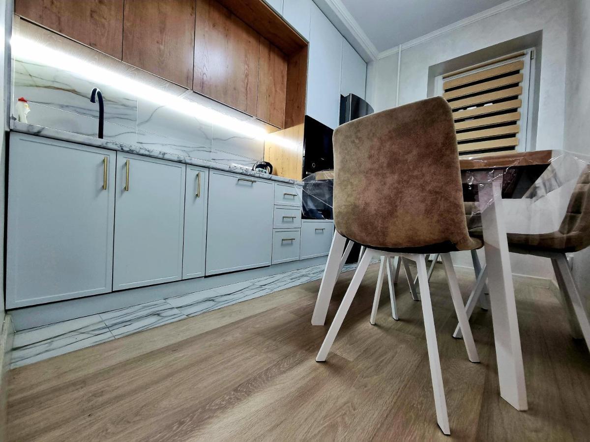 очень уютная рядом с посольством Apartment *
