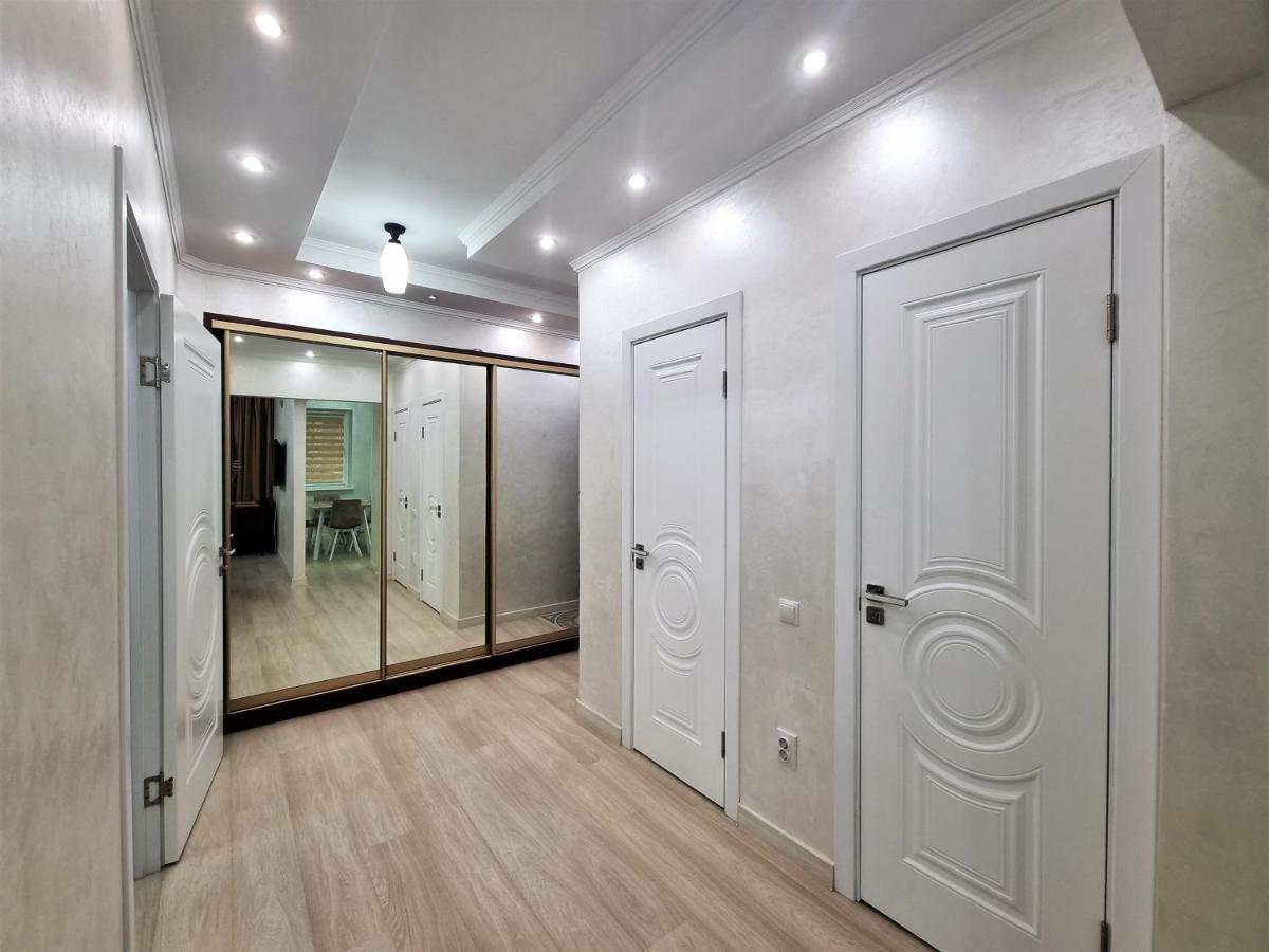 очень уютная рядом с посольством Apartment